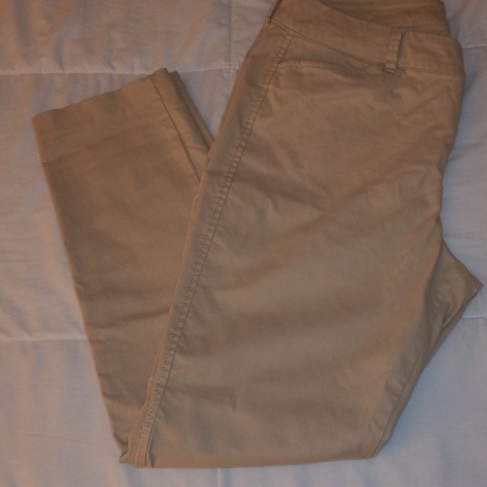 Old Navy Khaki Pixie Pants